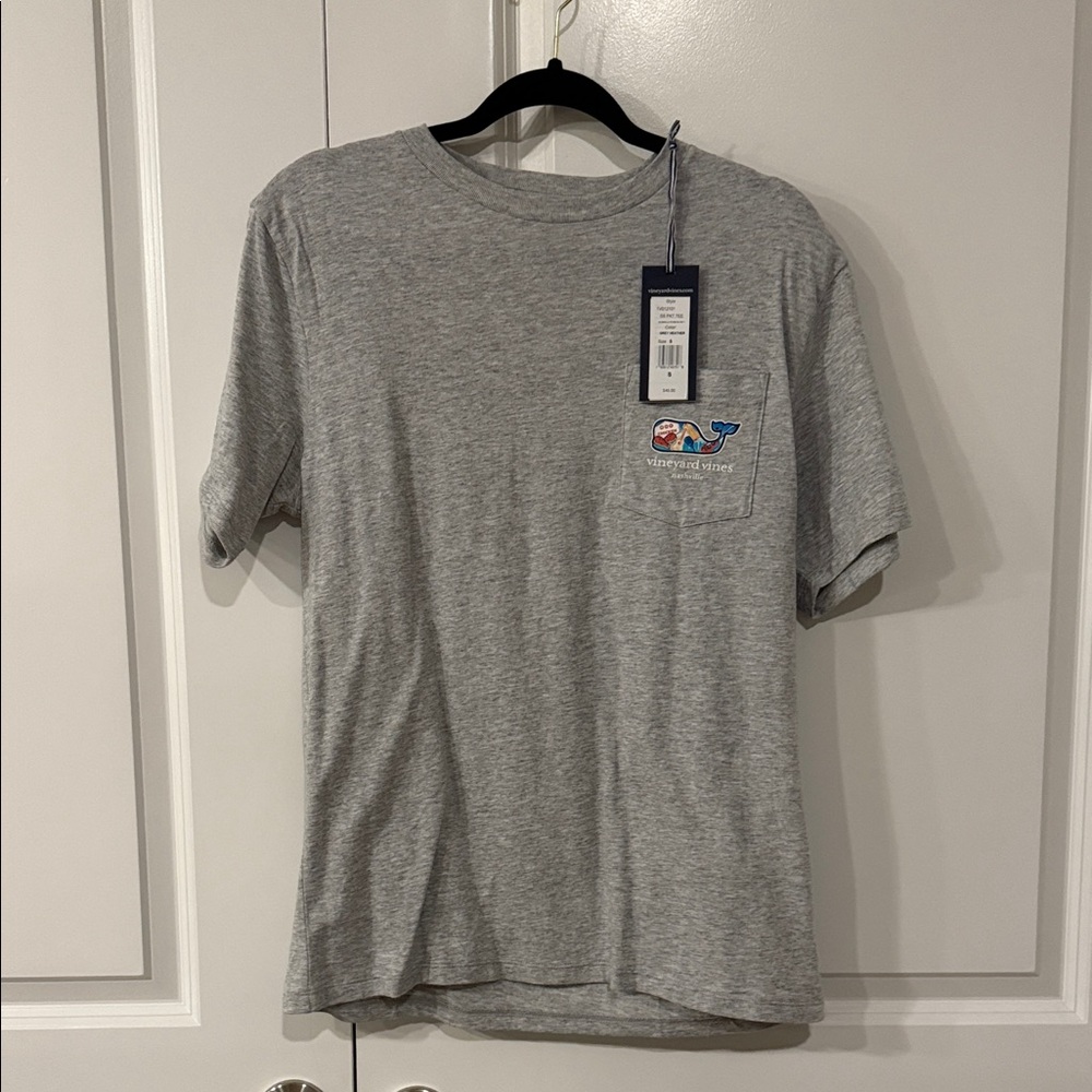 NWT Vineyard Vines Gray Short Sleeve Tee with Logo